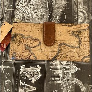 Brand NEW Patricia Nash Nazari 🏰Europeon Wallet